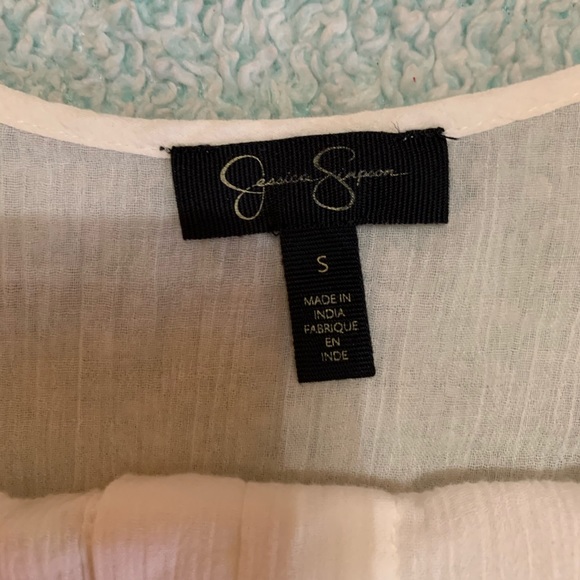 WHITE TOP⭐️ - Picture 3 of 3